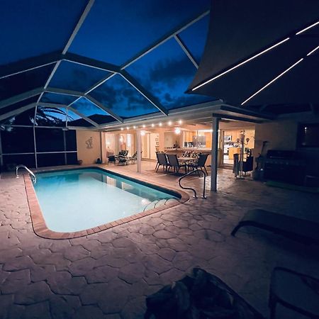 Villa Catalina Isles - Holidays In Paradise Cape Coral Exteriör bild