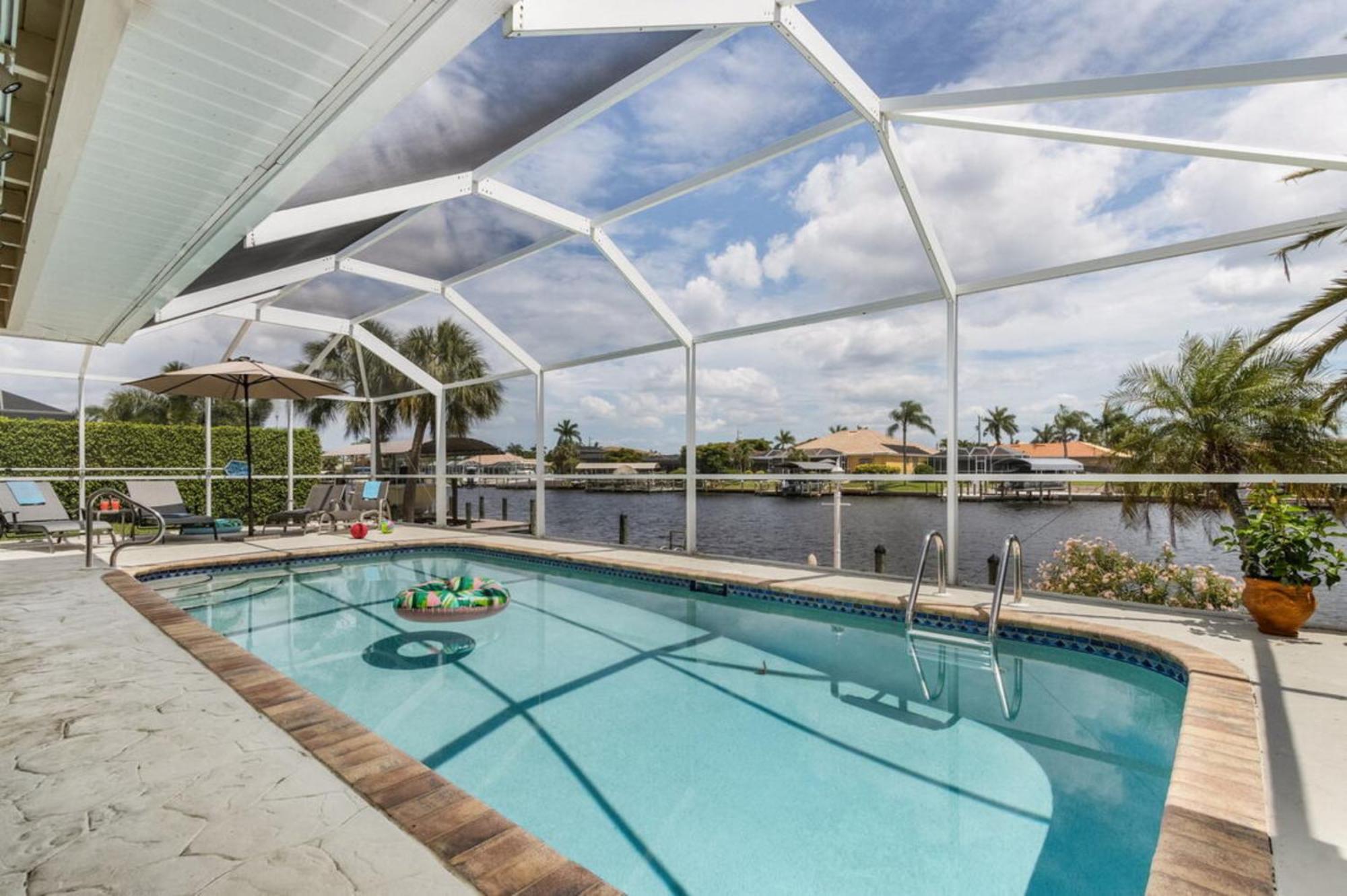 Villa Catalina Isles - Holidays In Paradise Cape Coral Exteriör bild