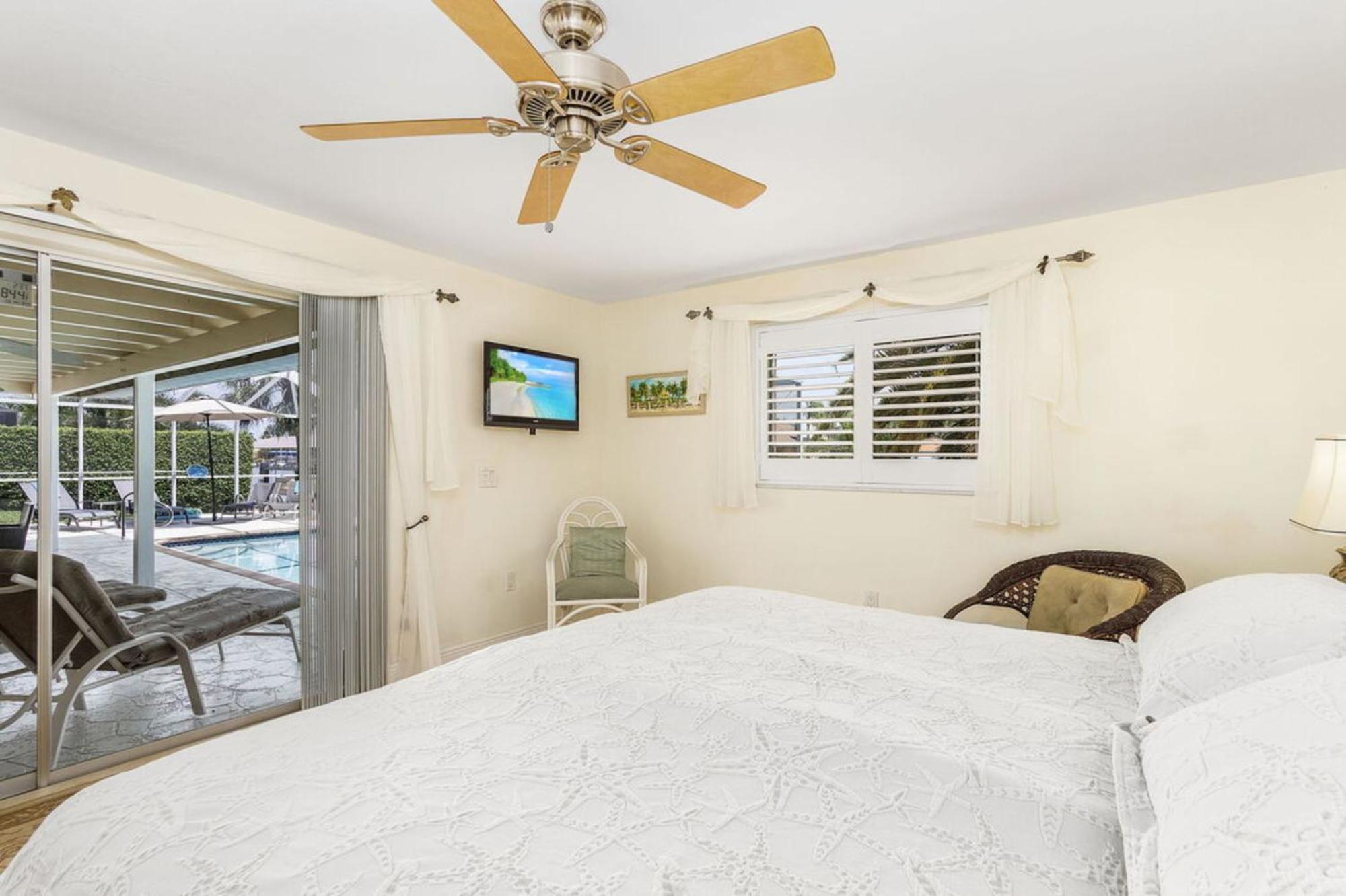 Villa Catalina Isles - Holidays In Paradise Cape Coral Exteriör bild