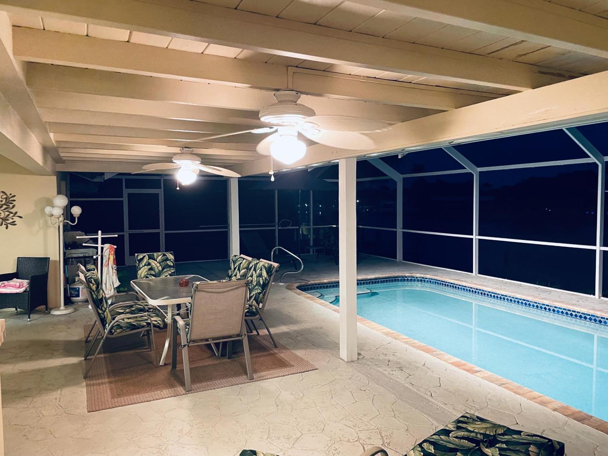 Villa Catalina Isles - Holidays In Paradise Cape Coral Exteriör bild